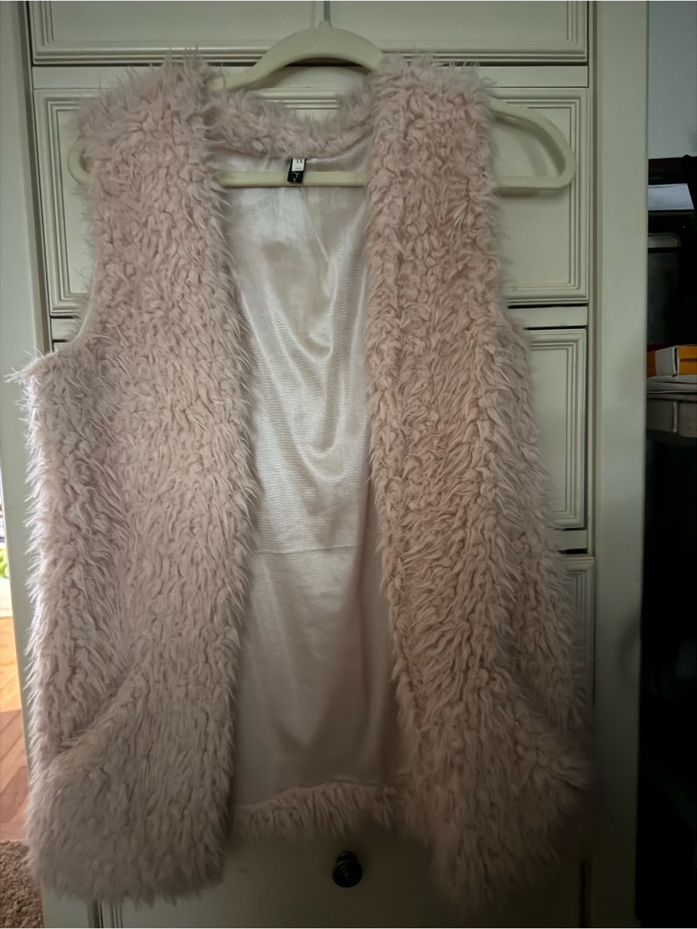 LAI cream Faux Fur Vest sz XL